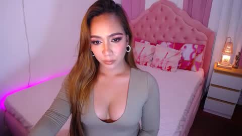 Snapshot of absolutely_gurjuice69 chatting on February 9, 9:28 pm Hope online show from February 9, 9:28 pm