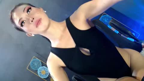 Snapshot of absolutelyselfsucker69 chatting on September 14, 2:33 am Miss Sophie online show from September 14, 2:33 am