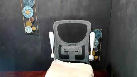 Snapshot of absolutelyselfsucker69 chatting on November 16, 12:33 pm Miss Sophie online show from November 16, 12:33 pm