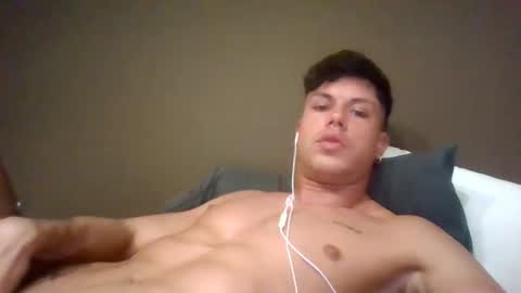 Snapshot of absolutwinner chatting on February 5, 10:25 pm absolutwinner online show from February 5, 10:25 pm