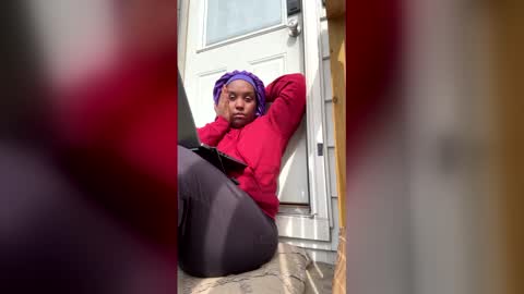 angel  chris online show from April 13, 2:22 pm