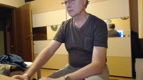 Snapshot of ach471 chatting on December 10, 7:05 am ach471 online show from December 10, 7:05 am