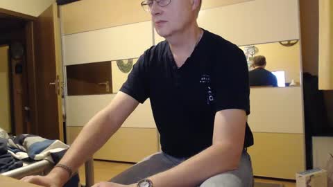 Snapshot of ach471 chatting on January 1, 7:20 am ach471 online show from January 1, 7:20 am