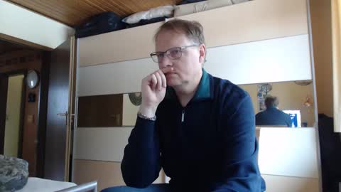 Snapshot of ach471 chatting on February 12, 11:07 am ach471 online show from February 12, 11:07 am