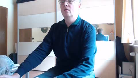 Snapshot of ach471 chatting on February 15, 12:22 pm ach471 online show from February 15, 12:22 pm