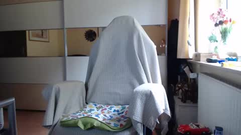 Snapshot of ach471 chatting on October 12, 8:02 am ach471 online show from October 12, 8:02 am