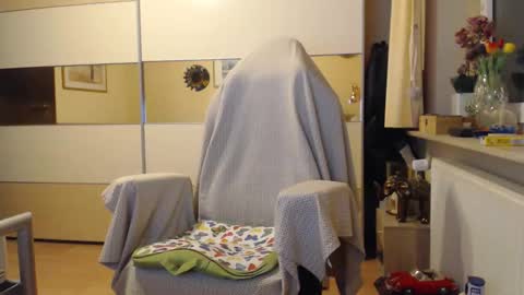 Snapshot of ach471 chatting on October 14, 4:57 am ach471 online show from October 14, 4:57 am