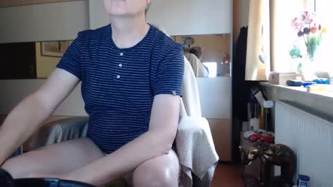 Snapshot of ach471 chatting on November 1, 9:00 am ach471 online show from November 1, 9:00 am