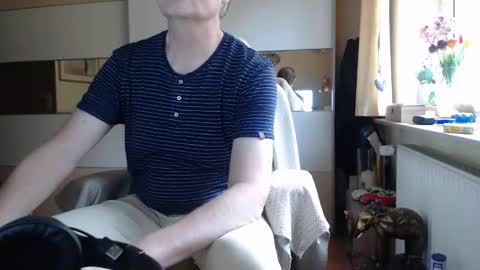 Snapshot of ach471 chatting on November 12, 8:59 am ach471 online show from November 12, 8:59 am