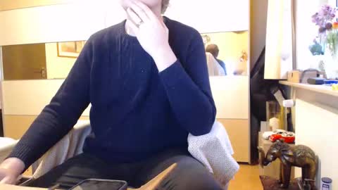 Snapshot of ach471 chatting on December 5, 8:23 am ach471 online show from December 5, 8:23 am