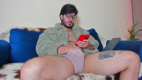 Snapshot of ackerman_eren_ chatting on January 23, 12:30 pm R. online show from January 23, 12:30 pm