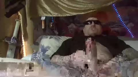 Snapshot of act_right_dub420 chatting on January 22, 5:17 pm act_right_dub420 online show from January 22, 5:17 pm