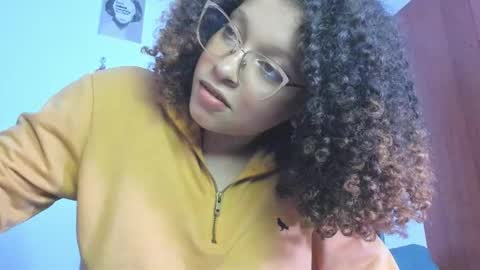 Snapshot of ada_gales_ chatting on November 13, 2:54 am Isa online show from November 13, 2:54 am