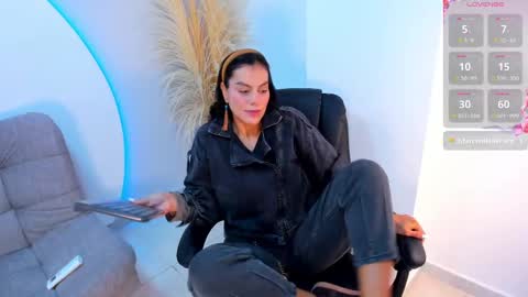 Snapshot of ada_monroe10 chatting on September 19, 1:45 pm online show from September 19, 1:45 pm