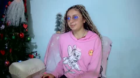 Ada naugthy28 online show from December 22, 6:38 pm