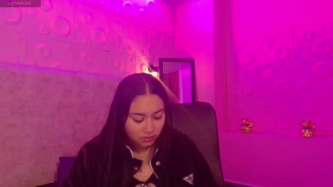 Snapshot of adaira31 chatting on December 5, 4:32 am Adaira online show from December 5, 4:32 am