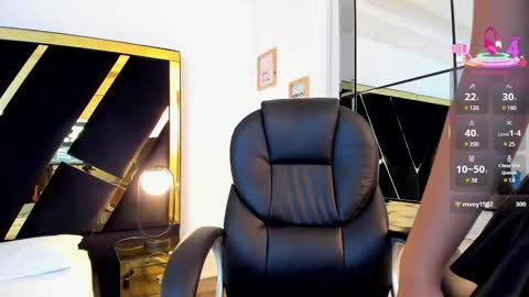 Snapshot of adalinarusell_ chatting on March 4, 5:45 pm adalinarusell_ online show from March 4, 5:45 pm