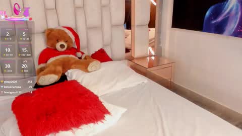 Snapshot of adalinarusell_ chatting on December 13, 7:53 pm adalinarusell_ online show from December 13, 7:53 pm