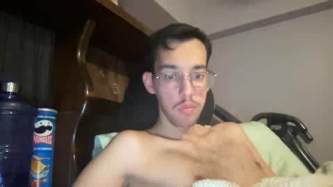 Snapshot of adam88231 chatting on June 18, 5:19 am adam88231 online show from June 18, 5:19 am