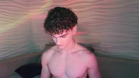 Snapshot of adam_21cm chatting on December 10, 4:17 pm Adam online show from December 10, 4:17 pm