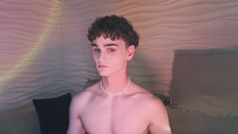 Snapshot of adam_21cm chatting on December 19, 4:57 pm Adam online show from December 19, 4:57 pm