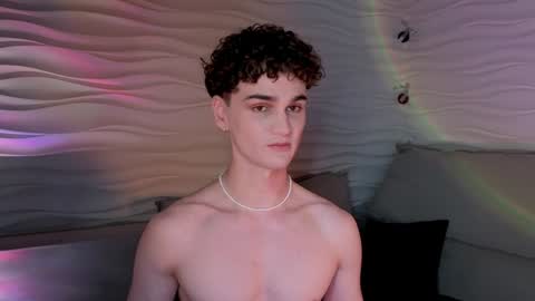 Snapshot of adam_21cm chatting on December 24, 4:40 pm Adam online show from December 24, 4:40 pm