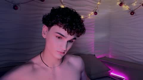 Snapshot of adam_21cm chatting on January 10, 4:51 pm Adam online show from January 10, 4:51 pm