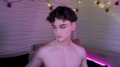 Snapshot of adam_21cm chatting on January 12, 7:42 pm Adam online show from January 12, 7:42 pm