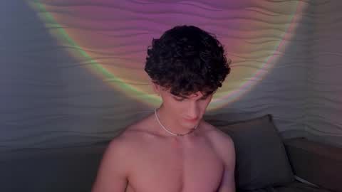 Snapshot of adam_21cm chatting on February 19, 7:38 pm Adam online show from February 19, 7:38 pm