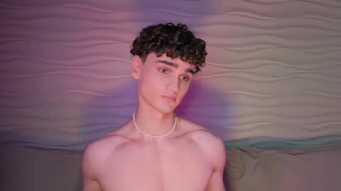 Snapshot of adam_21cm chatting on September 17, 3:24 pm Adam online show from September 17, 3:24 pm