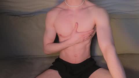 Snapshot of adam_21cm chatting on November 7, 4:18 pm Adam online show from November 7, 4:18 pm