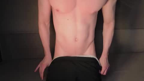 Snapshot of adam_21cm chatting on November 29, 4:32 pm Adam online show from November 29, 4:32 pm