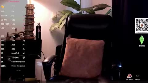 Snapshot of adam_bouton chatting on October 27, 2:10 pm Adam online show from October 27, 2:10 pm