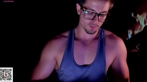 Snapshot of adam_bouton chatting on April 28, 2:27 am Adam online show from April 28, 2:27 am