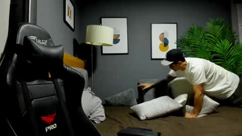 adam clarke online show from March 18, 2:58 am