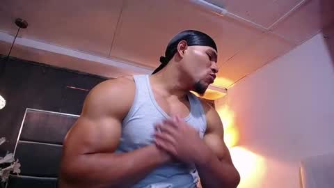 adam_fit19cm online show from March 12, 2:23 pm