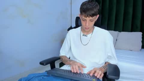 Adam online show from December 5, 7:38 pm