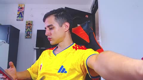 adam hot11 online show from March 29, 9:59 pm