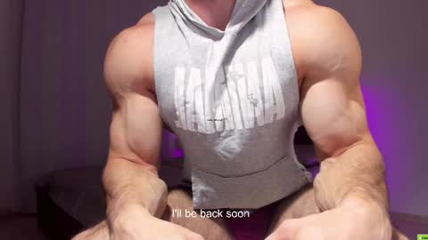 Snapshot of adam_muscle_ chatting on October 22, 11:43 am Adam online show from October 22, 11:43 am