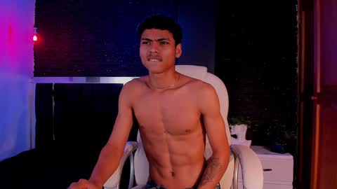 Snapshot of adam_piarse chatting on December 5, 2:53 am adam_piarse online show from December 5, 2:53 am