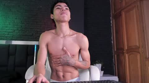 Snapshot of adam_piarse chatting on December 26, 11:03 pm adam_piarse online show from December 26, 11:03 pm