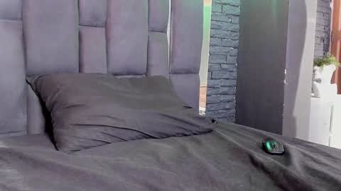 Snapshot of adam_piarse chatting on December 30, 12:43 am adam_piarse online show from December 30, 12:43 am