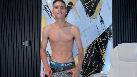 Snapshot of adam_piarse chatting on March 2, 2:19 am adam_piarse online show from March 2, 2:19 am