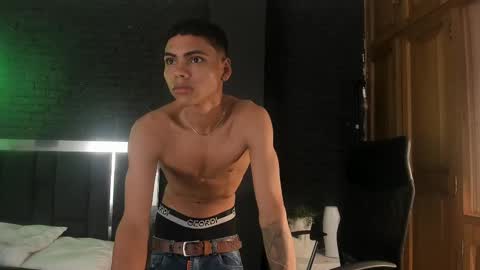 Snapshot of adam_piarse chatting on March 9, 9:46 am adam_piarse online show from March 9, 9:46 am