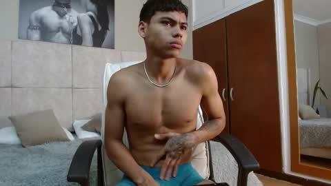 Snapshot of adam_piarse chatting on September 22, 12:56 am adam_piarse online show from September 22, 12:56 am