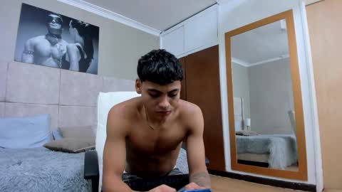 Snapshot of adam_piarse chatting on October 15, 4:01 am adam_piarse online show from October 15, 4:01 am