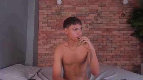 Snapshot of adam_piarse chatting on December 3, 9:24 pm adam_piarse online show from December 3, 9:24 pm