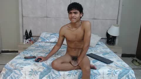 adam_piarse online show from August 3, 1:48 am