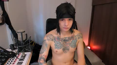 Snapshot of adam_rocket chatting on October 14, 1:34 pm  Adam online show from October 14, 1:34 pm