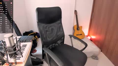 Snapshot of adam_rocket chatting on October 15, 4:18 pm  Adam online show from October 15, 4:18 pm